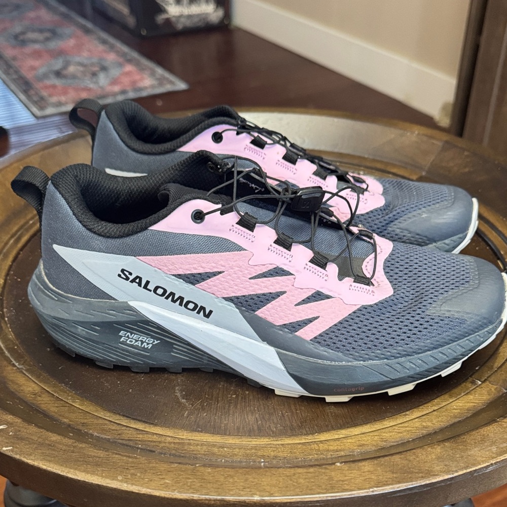 Salomon Women's trail running  shoes in Gray and Pink